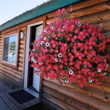 Big Medicine Cabins Saint Ignatius Екстериор снимка